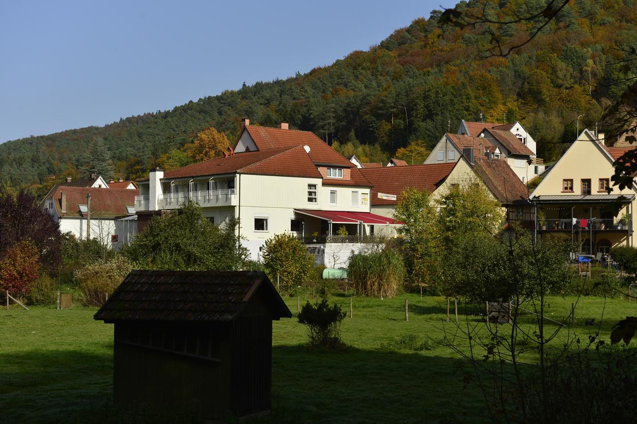 Landhotel Zur Wegelnburg Bruchweiler-Bärenbach Eksteriør bilde